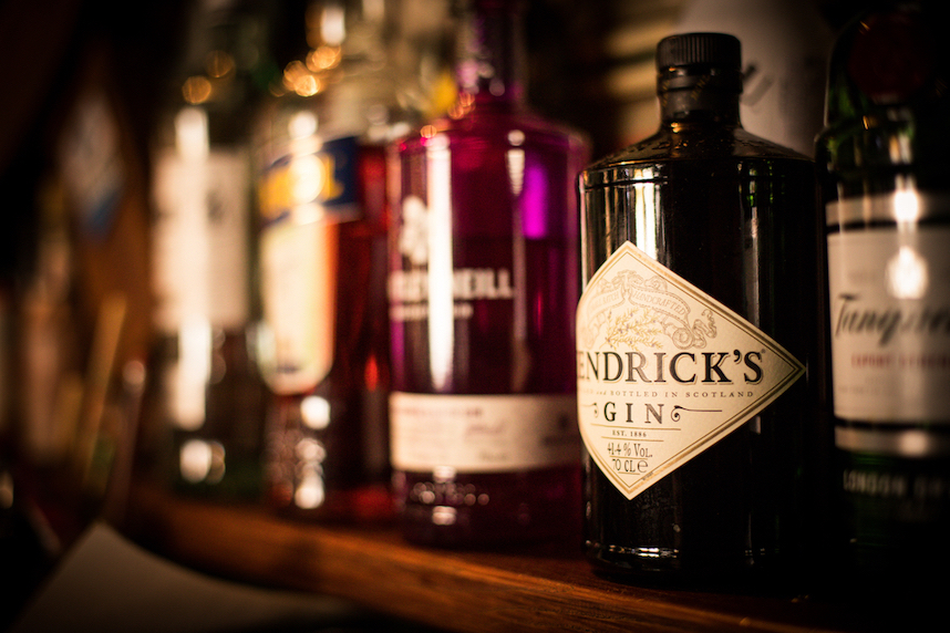 Gin: caratteristiche, drink e abbinamenti